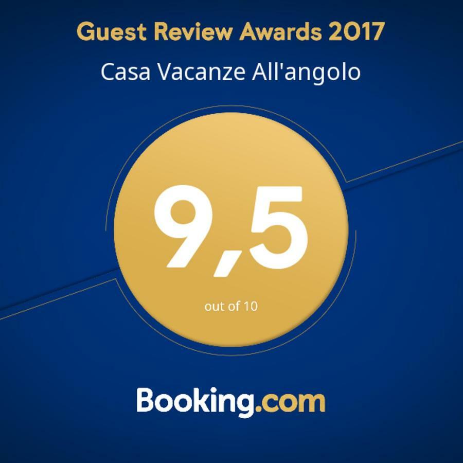 Casa Vacanze All'Angolo Triest Exterior foto